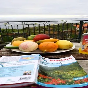 Ferienhaus Paraiso Flores, Estreito Da Calheta